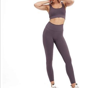 2 piece sports bra and seamless leggings
